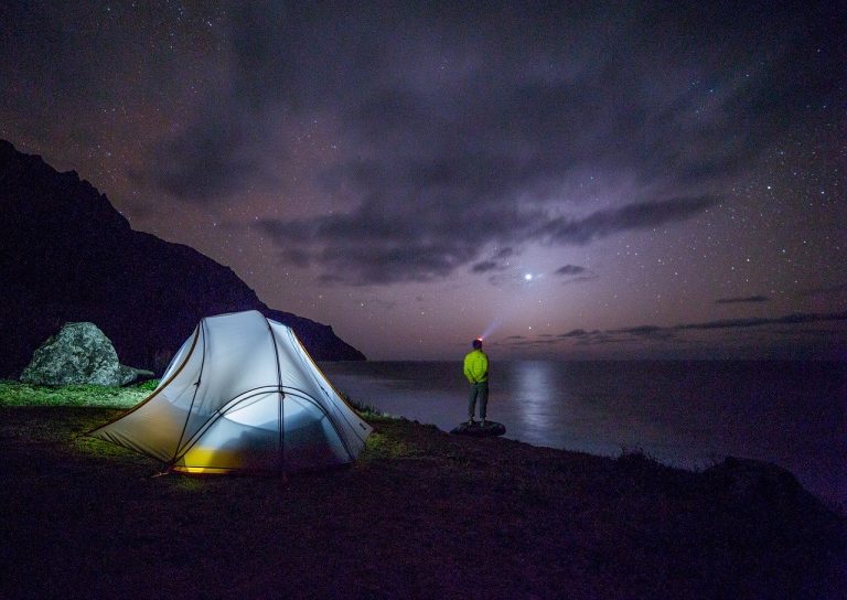 Consejos para almacenar el equipo de camping en tu trastero