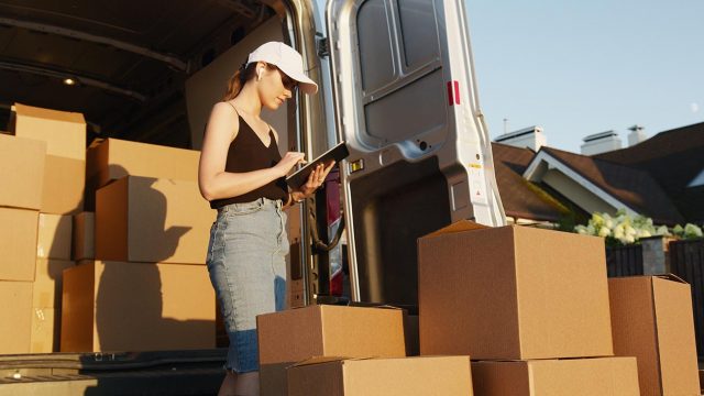 como-manejar-embalajes-en-una-mudanza Cómo mover muebles pesados y levantar objetos de forma segura